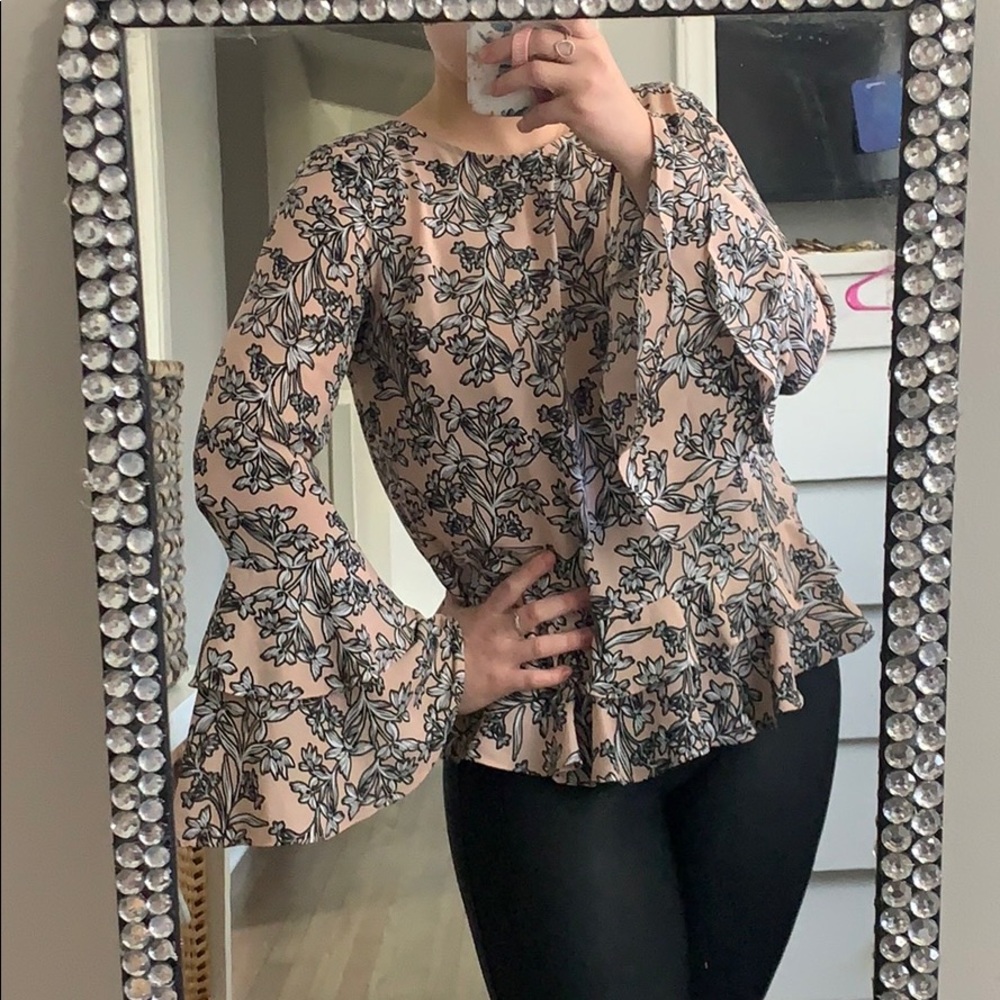 Floral blouse with bell sleeves
